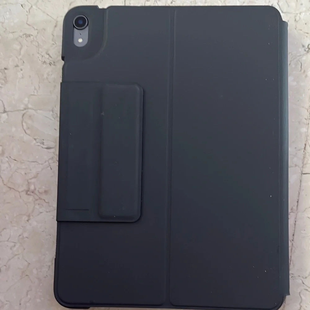 Logitech Slim Folio Pro for iPad Pro 11-inch - Black